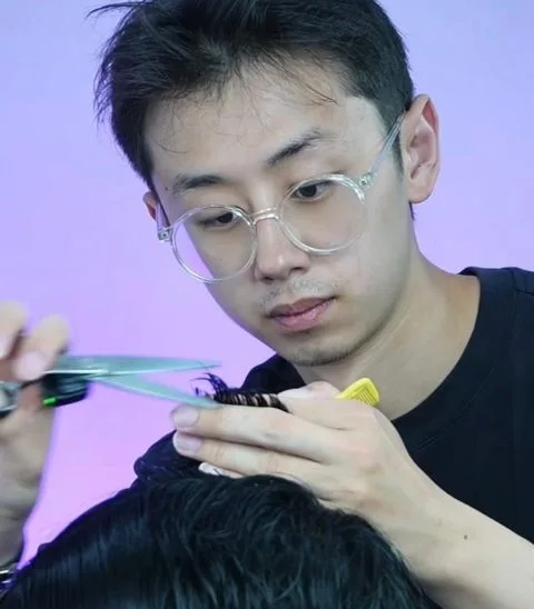 Men's haircut in progress at Pat The Barber studio in Springvale